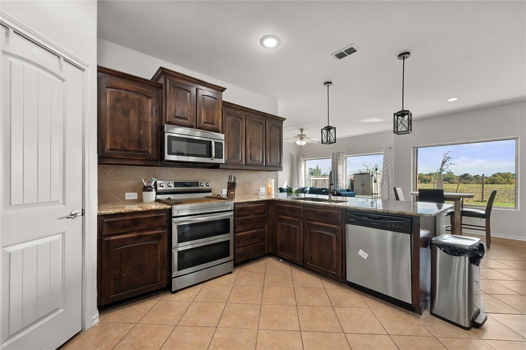 1060 Doe Meadow Drive, Fort Worth, TX 76028
