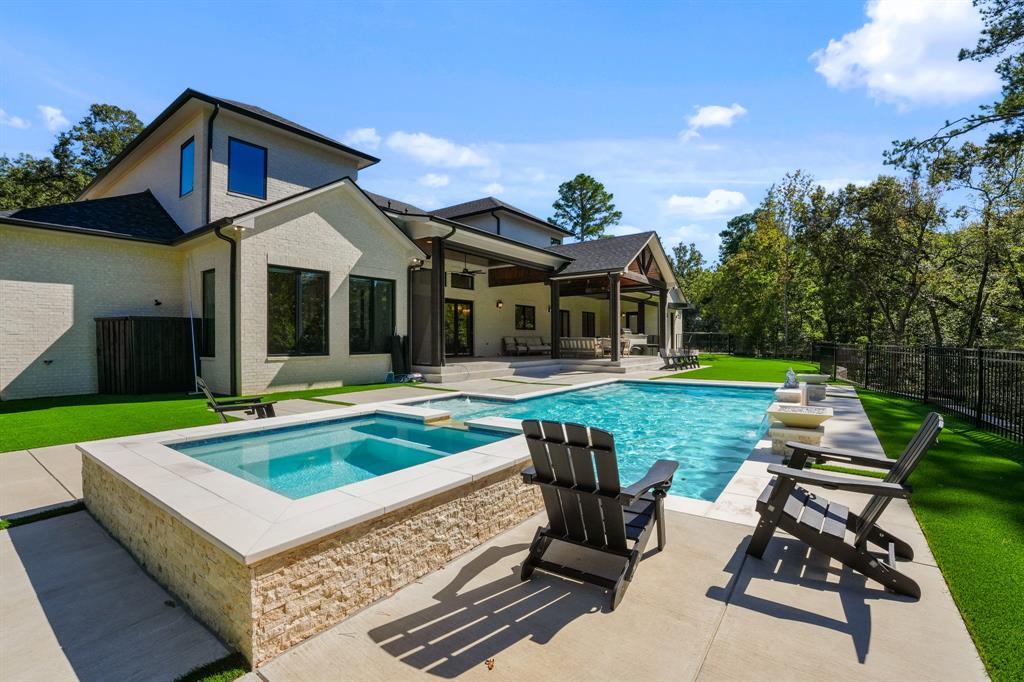 3030 Stonegate Boulevard, Tyler, TX 75703