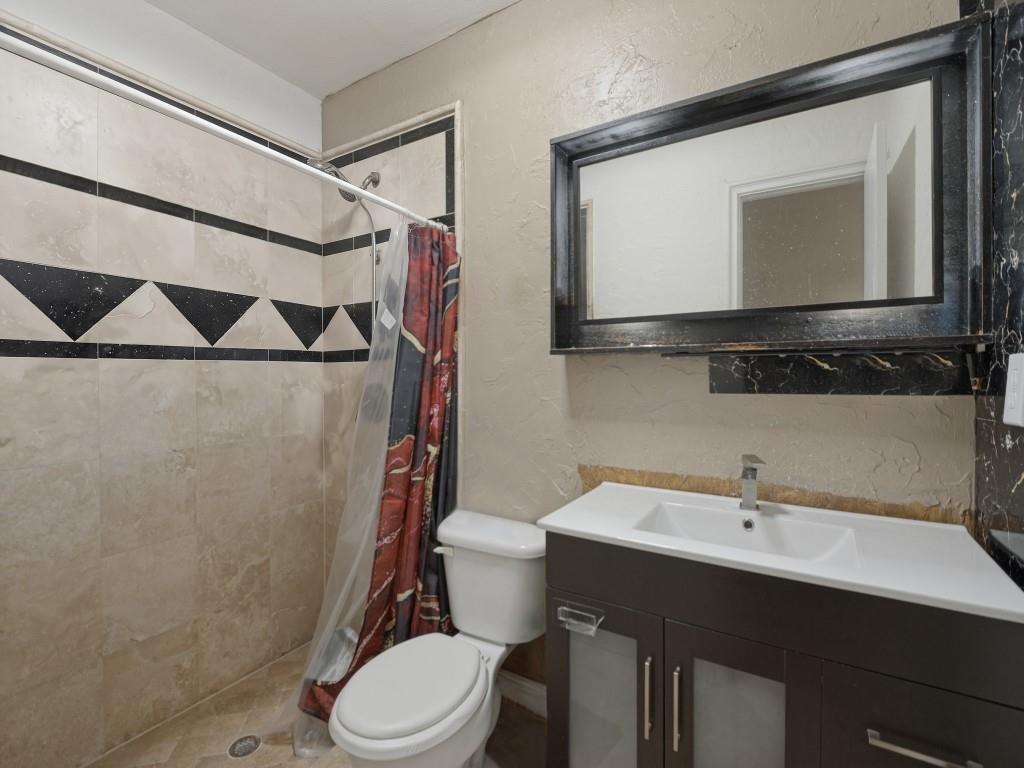 3218 Rose Hill Road, Carrollton, TX 75007