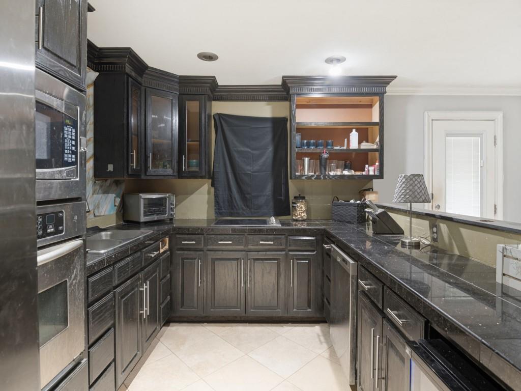 3218 Rose Hill Road, Carrollton, TX 75007
