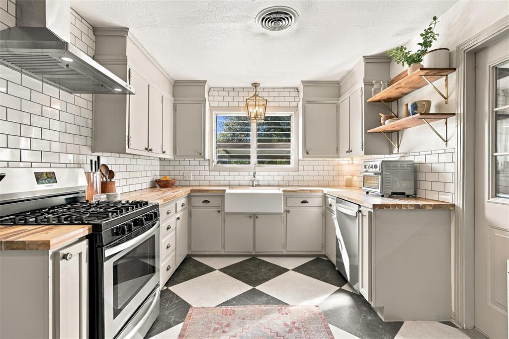 3821 Cobbs Drive, Waco, TX 76708
