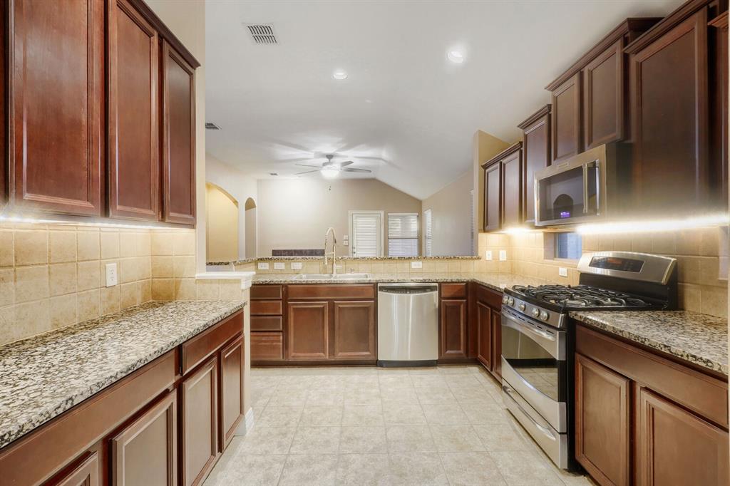 412 Crossbill Lane, Little Elm, TX 75068