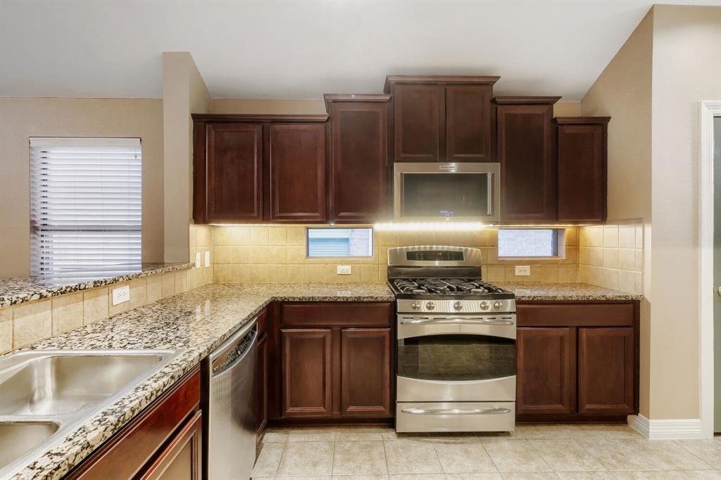 412 Crossbill Lane, Little Elm, TX 75068