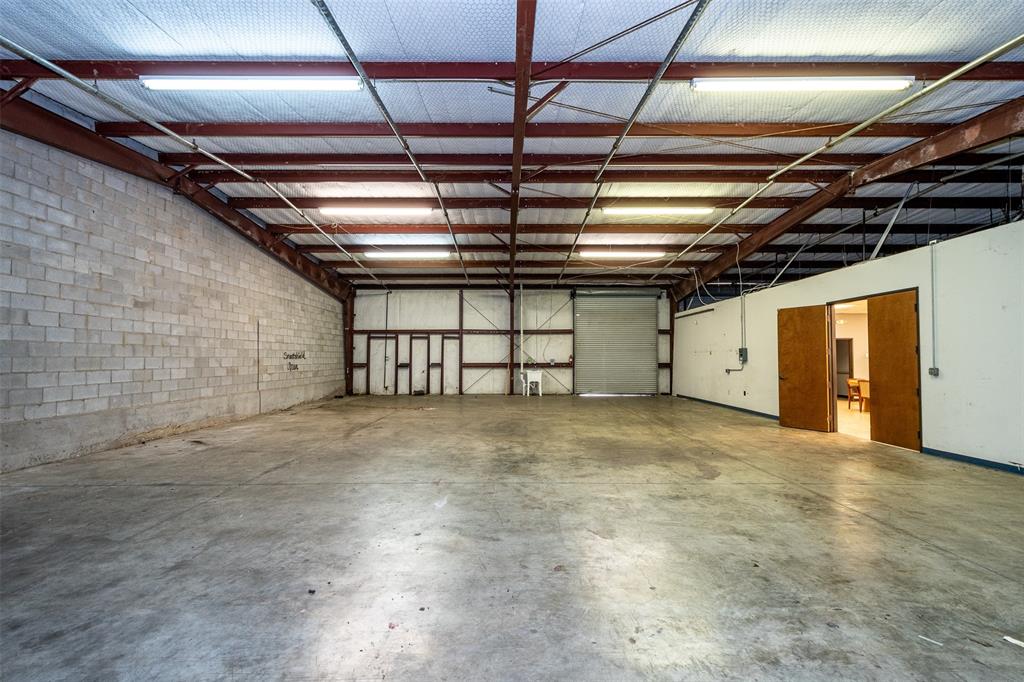 108 Industrial Drive, Waxahachie, TX 75165