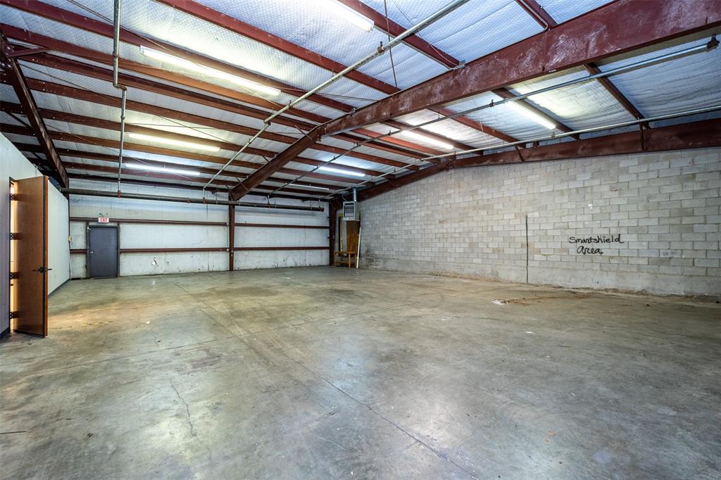 108 Industrial Drive, Waxahachie, TX 75165