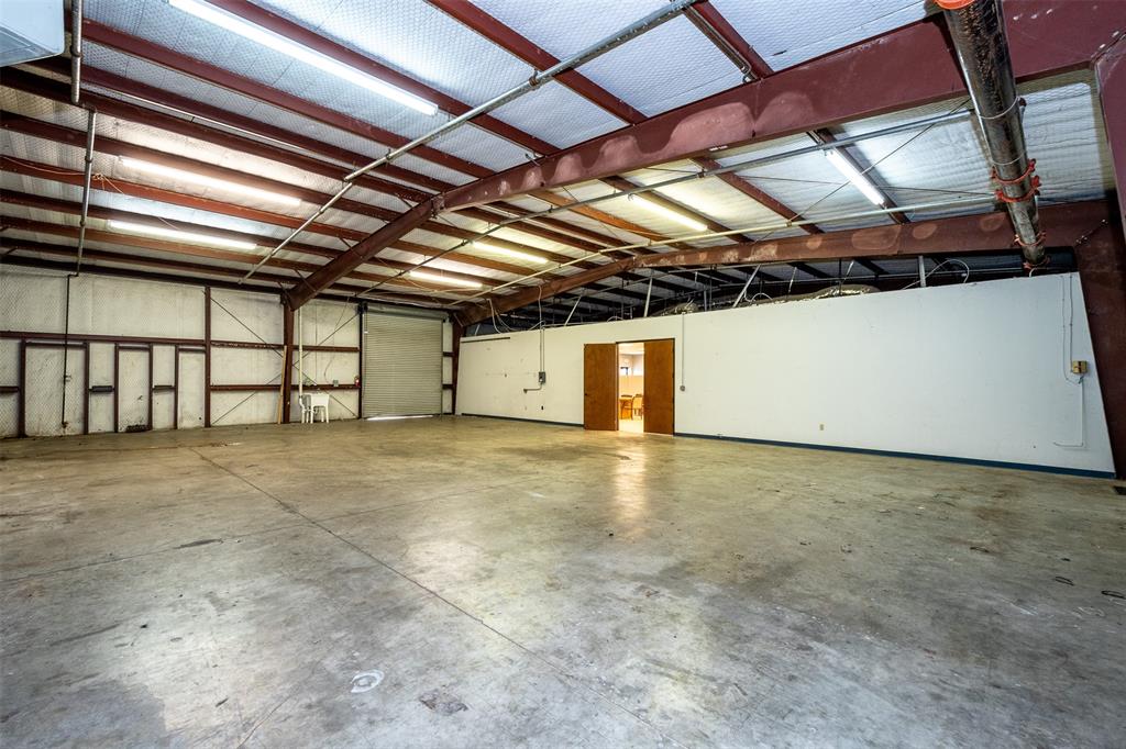 108 Industrial Drive, Waxahachie, TX 75165