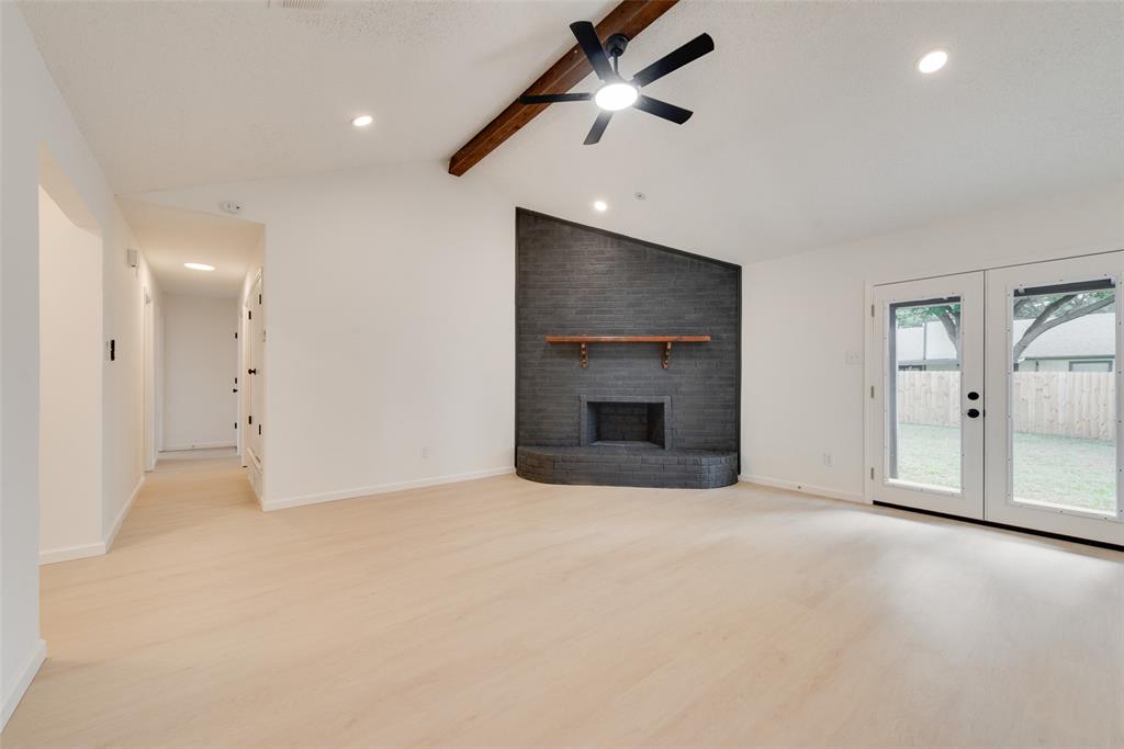 3021 Meadowmoor Street, Fort Worth, TX 76133