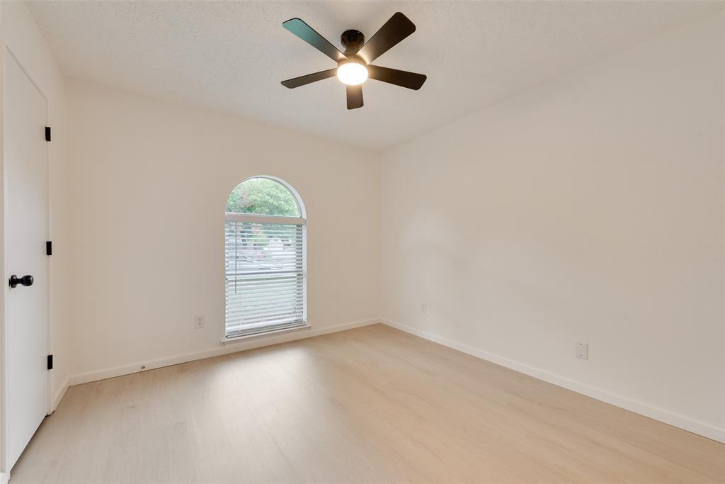 3021 Meadowmoor Street, Fort Worth, TX 76133