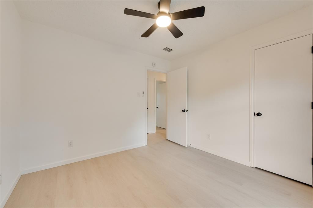 3021 Meadowmoor Street, Fort Worth, TX 76133