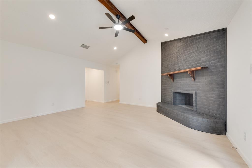 3021 Meadowmoor Street, Fort Worth, TX 76133