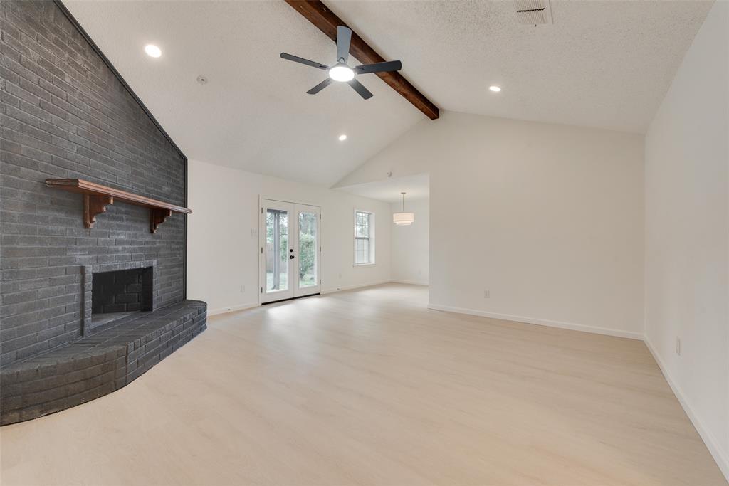 3021 Meadowmoor Street, Fort Worth, TX 76133