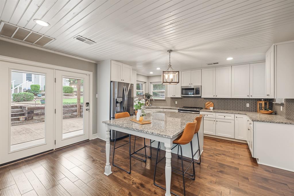 901 Pioneer Circle W, Argyle, TX 76226