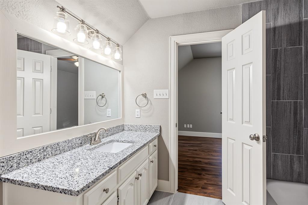 901 Pioneer Circle W, Argyle, TX 76226