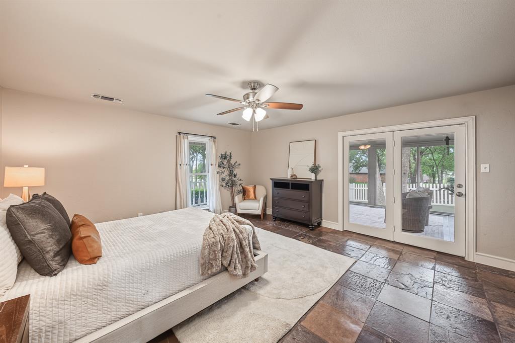 901 Pioneer Circle W, Argyle, TX 76226