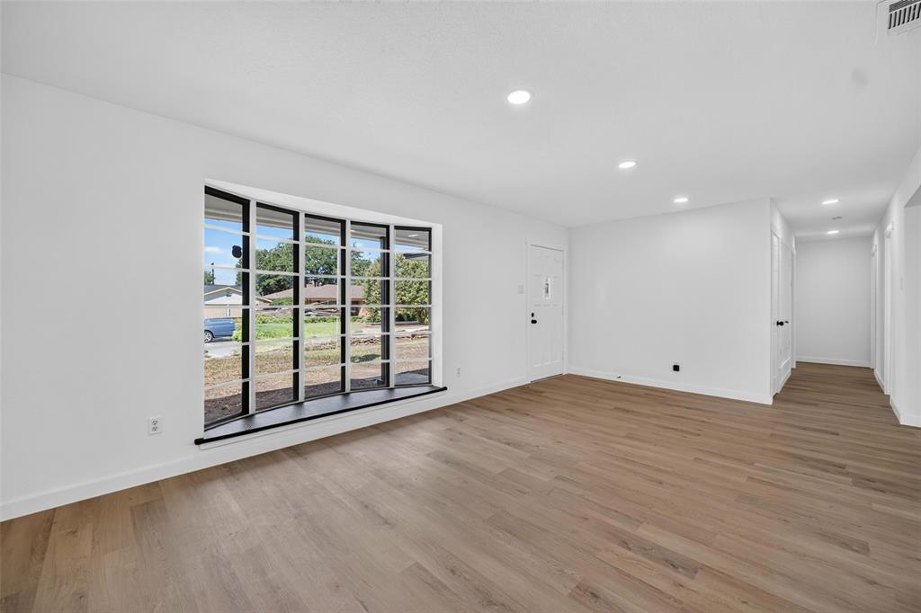 8350 CADENZA Lane, Dallas, TX 75228