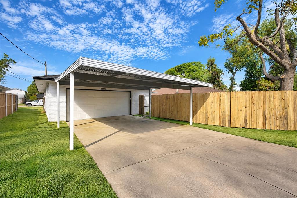8350 CADENZA Lane, Dallas, TX 75228 8350 CADENZA Lane, Dallas, TX 75228