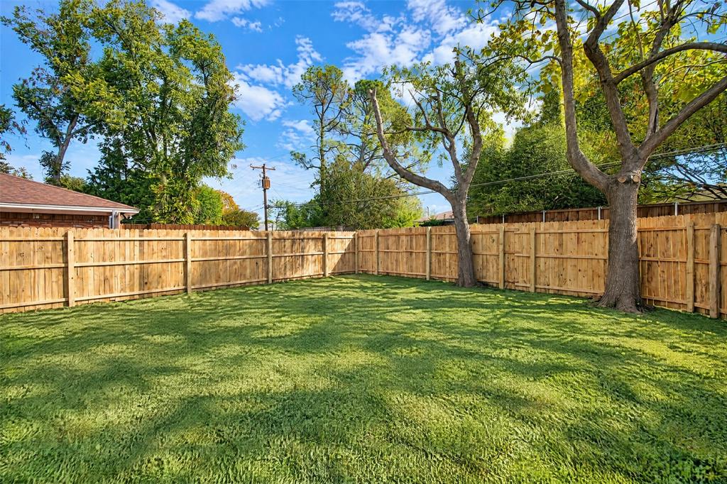 8350 CADENZA Lane, Dallas, TX 75228