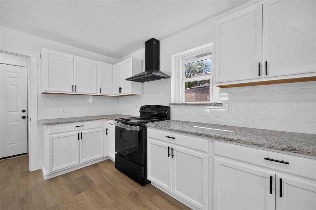 8350 CADENZA Lane, Dallas, TX 75228
