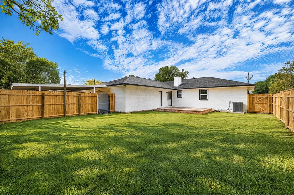 8350 CADENZA Lane, Dallas, TX 75228