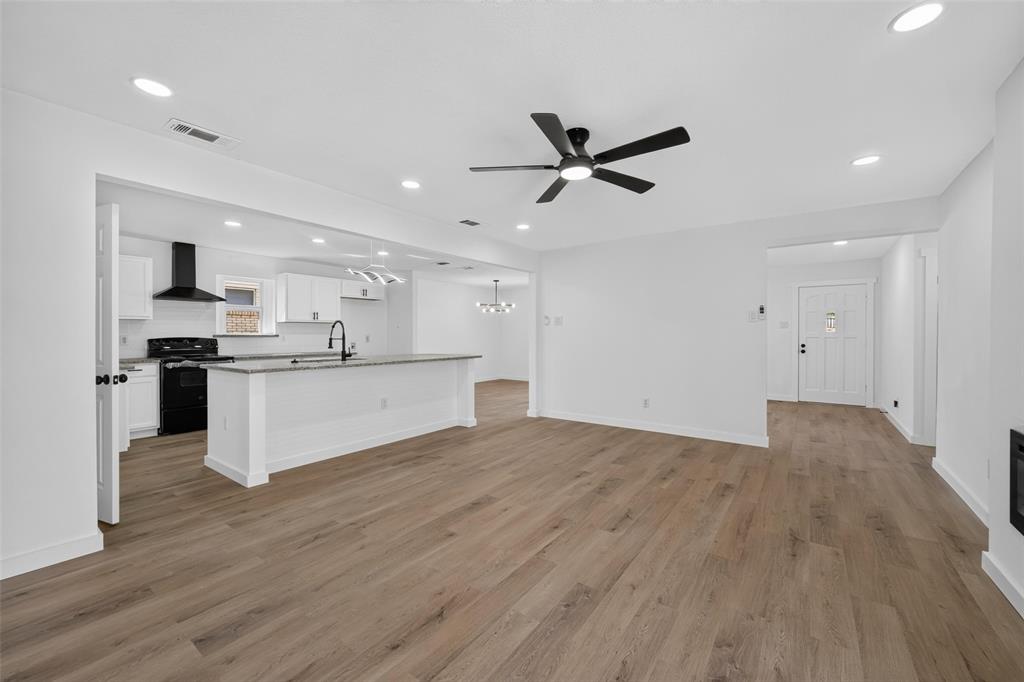 8350 CADENZA Lane, Dallas, TX 75228