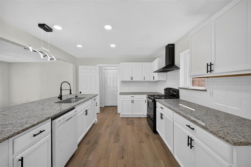 8350 CADENZA Lane, Dallas, TX 75228