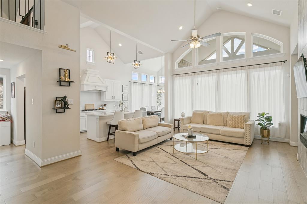 7334 Golden Daisy Avenue, Venus, TX 76084