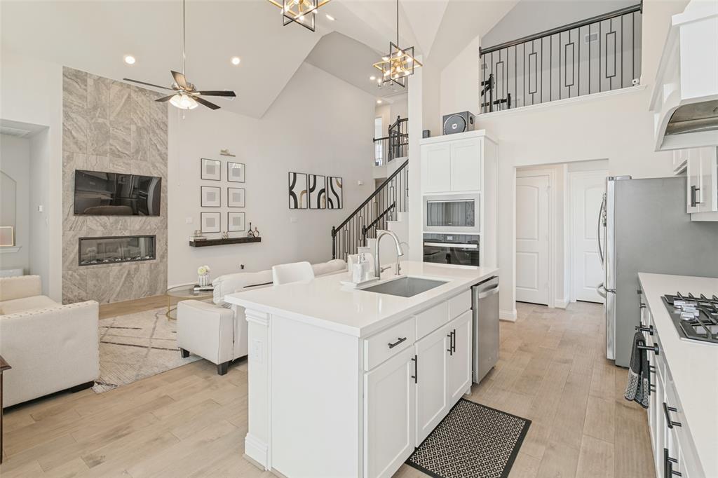 7334 Golden Daisy Avenue, Venus, TX 76084