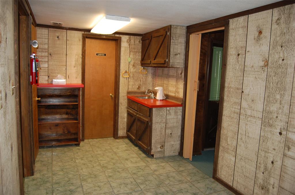 1714 State Highway 16 S, Graham, TX 76450