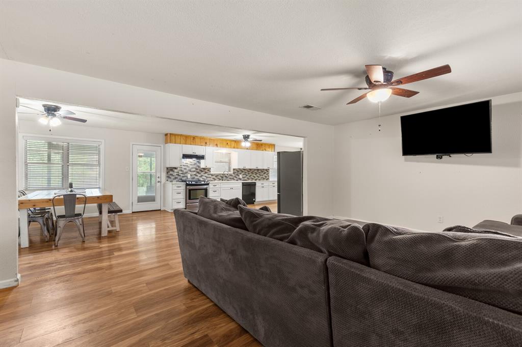 703 W Elizabeth Drive, Robinson, TX 76706