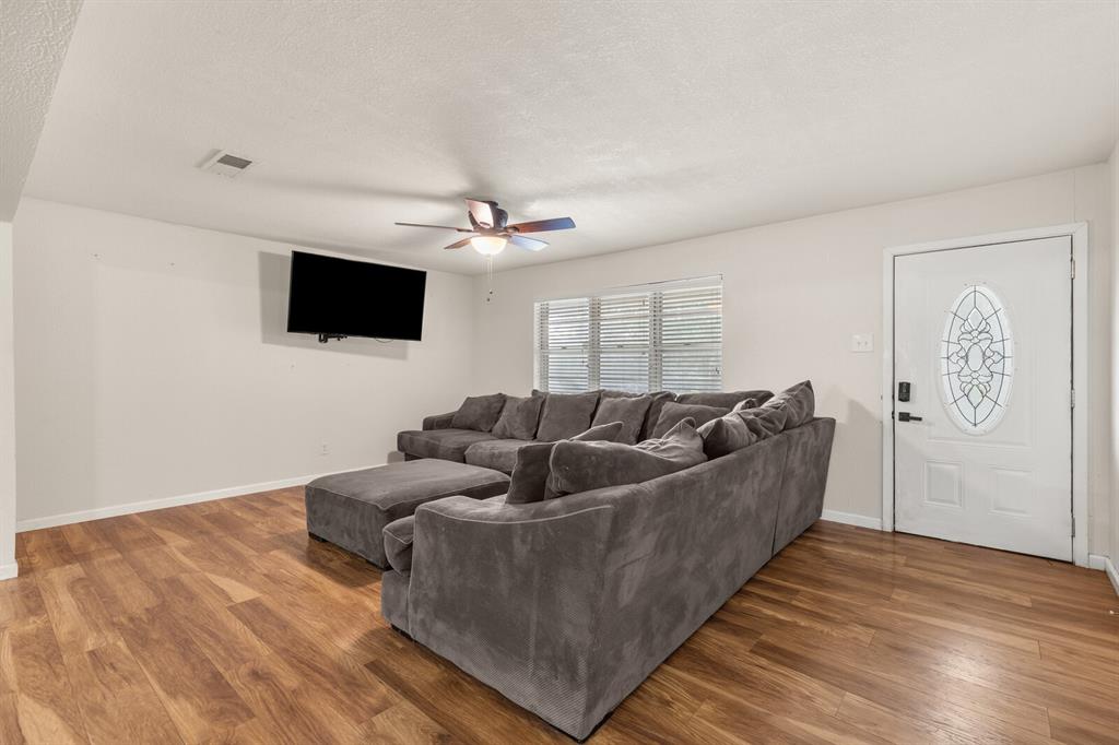 703 W Elizabeth Drive, Robinson, TX 76706