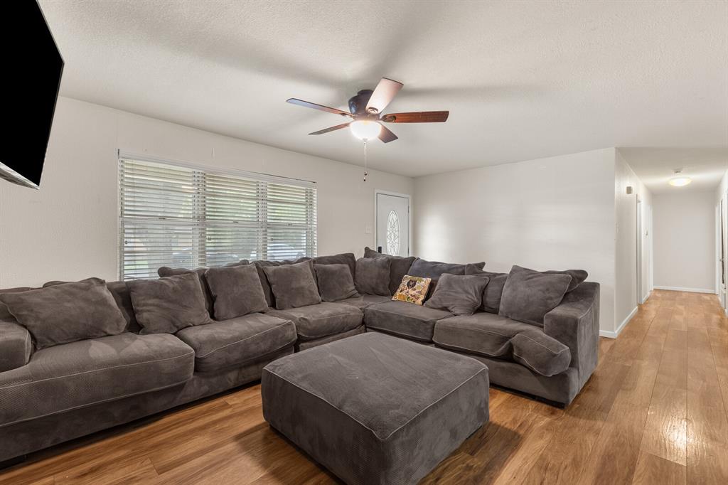 703 W Elizabeth Drive, Robinson, TX 76706
