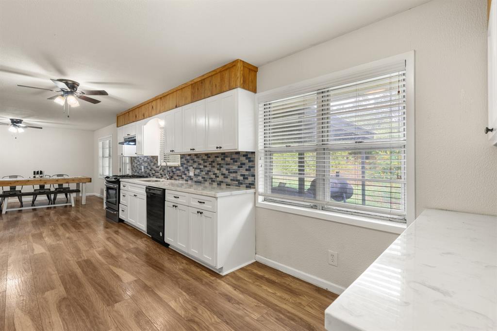703 W Elizabeth Drive, Robinson, TX 76706