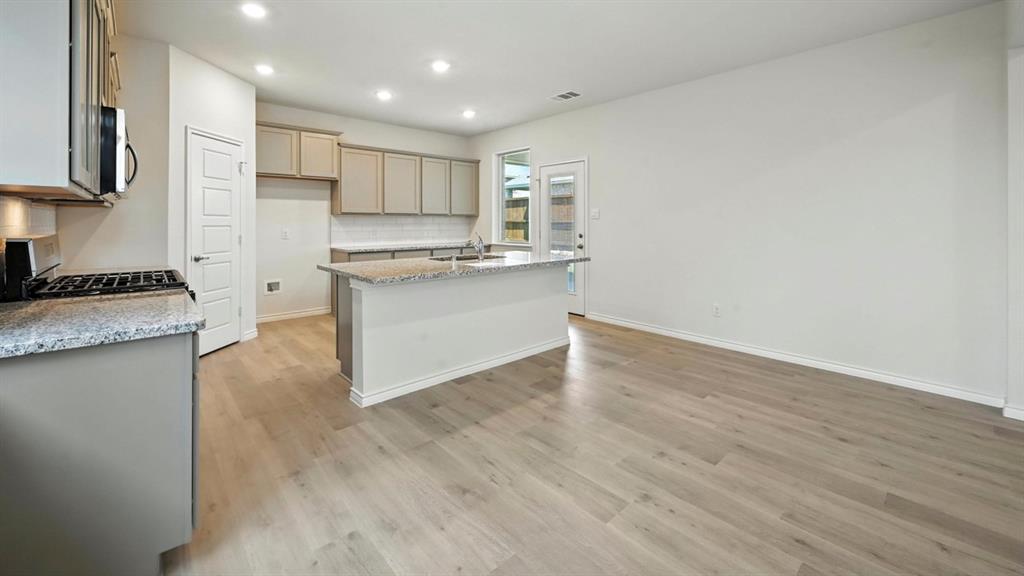 1307 Wolfcity Drive, Princeton, TX 75407