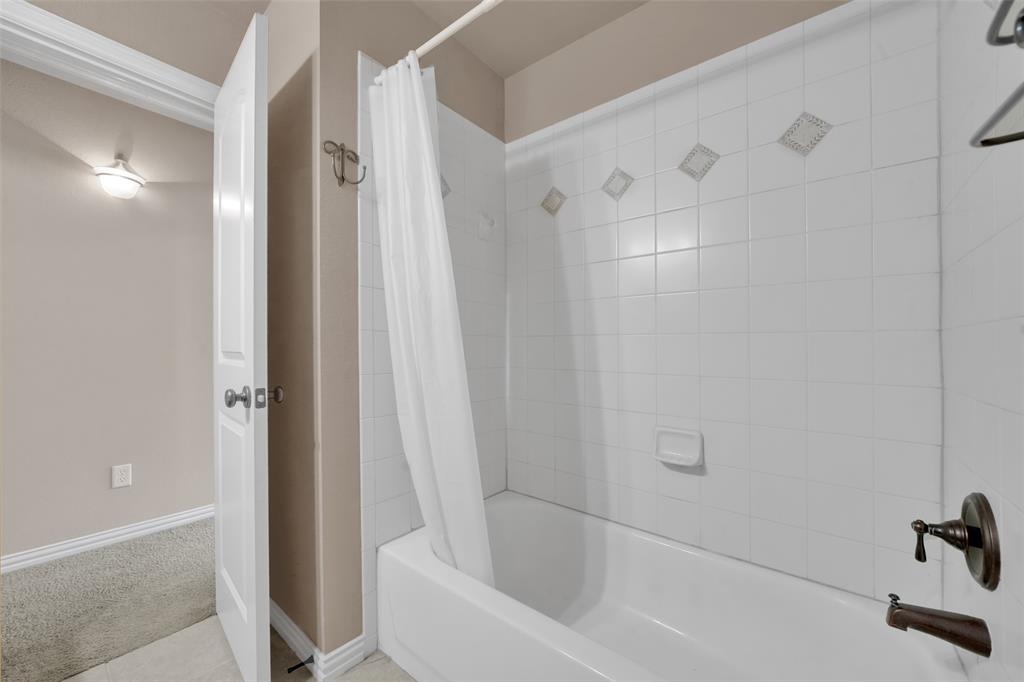 5801 Mira Lago Lane, Arlington, TX 76017