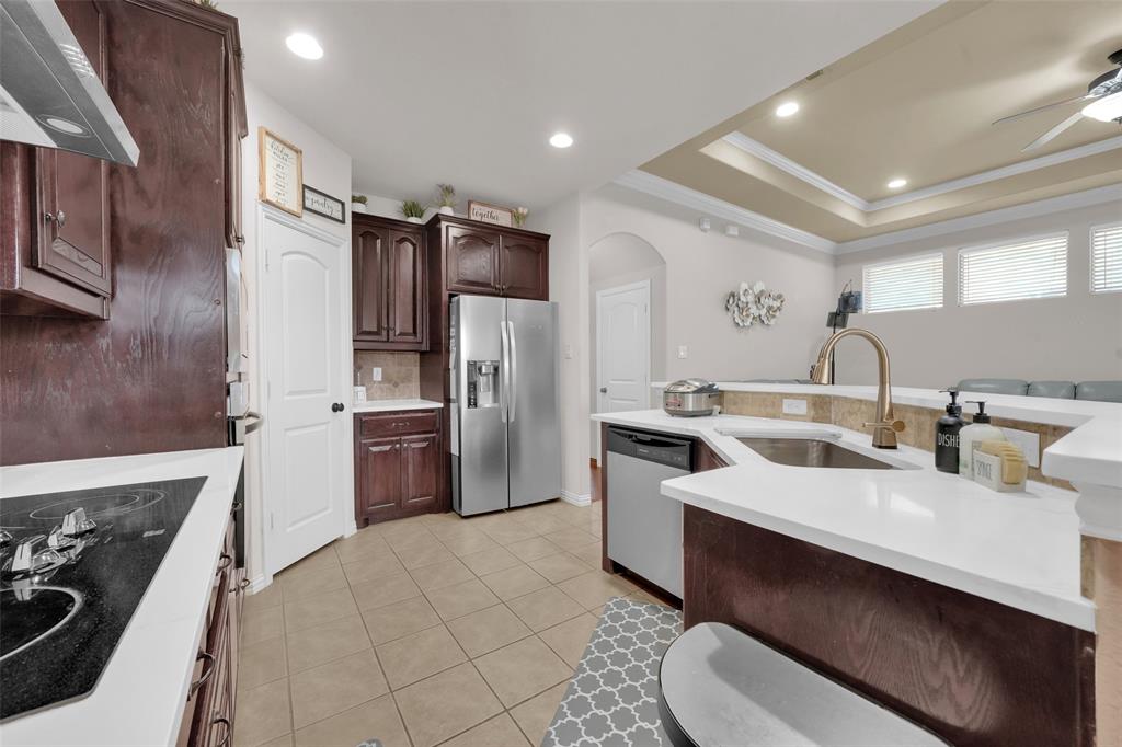 5801 Mira Lago Lane, Arlington, TX 76017
