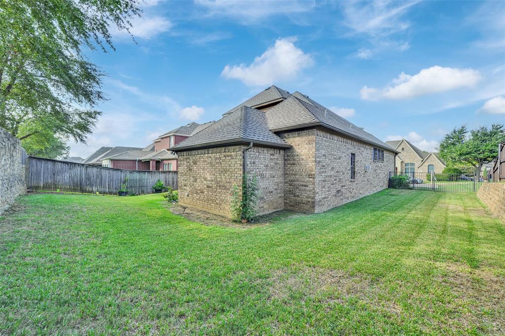 5801 Mira Lago Lane, Arlington, TX 76017