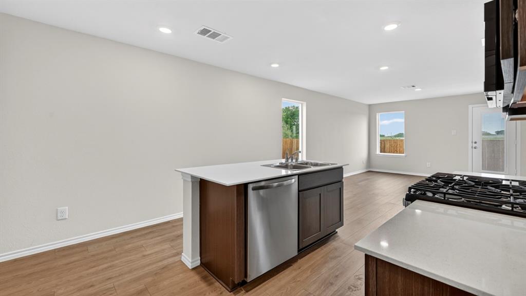 1611 Somerville Drive, Blue Ridge, TX 75424