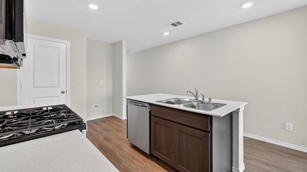 1611 Somerville Drive, Blue Ridge, TX 75424