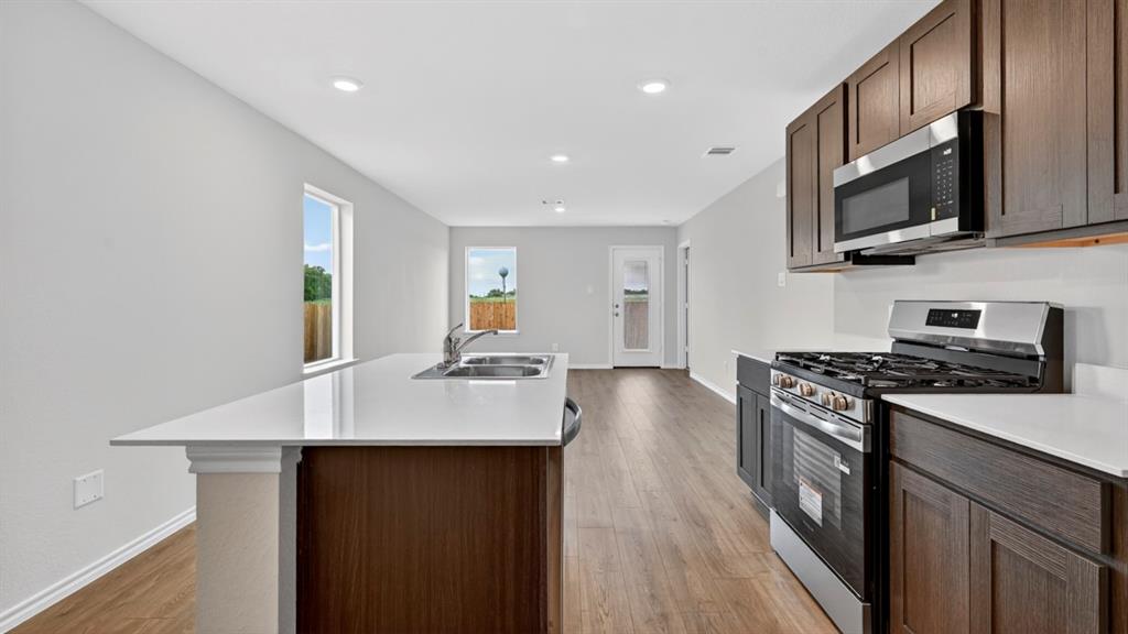1611 Somerville Drive, Blue Ridge, TX 75424