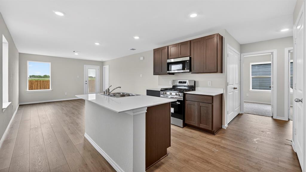 1611 Somerville Drive, Blue Ridge, TX 75424