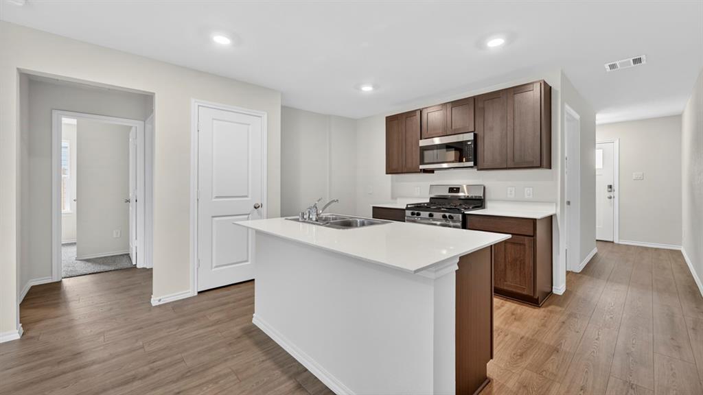 1607 Somerville Drive, Blue Ridge, TX 75424