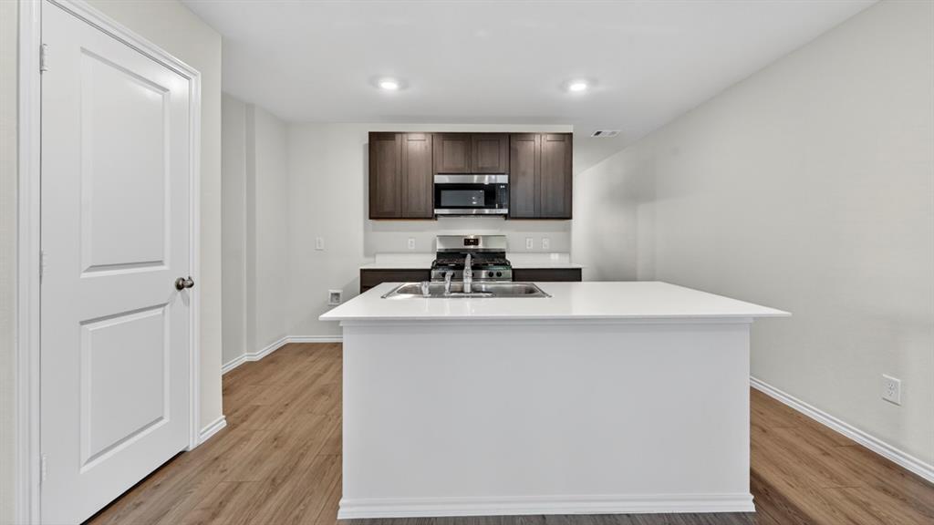 1607 Somerville Drive, Blue Ridge, TX 75424