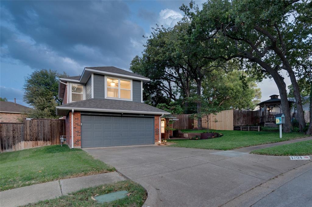 1704 Overlook Drive, Grapevine, TX 76051