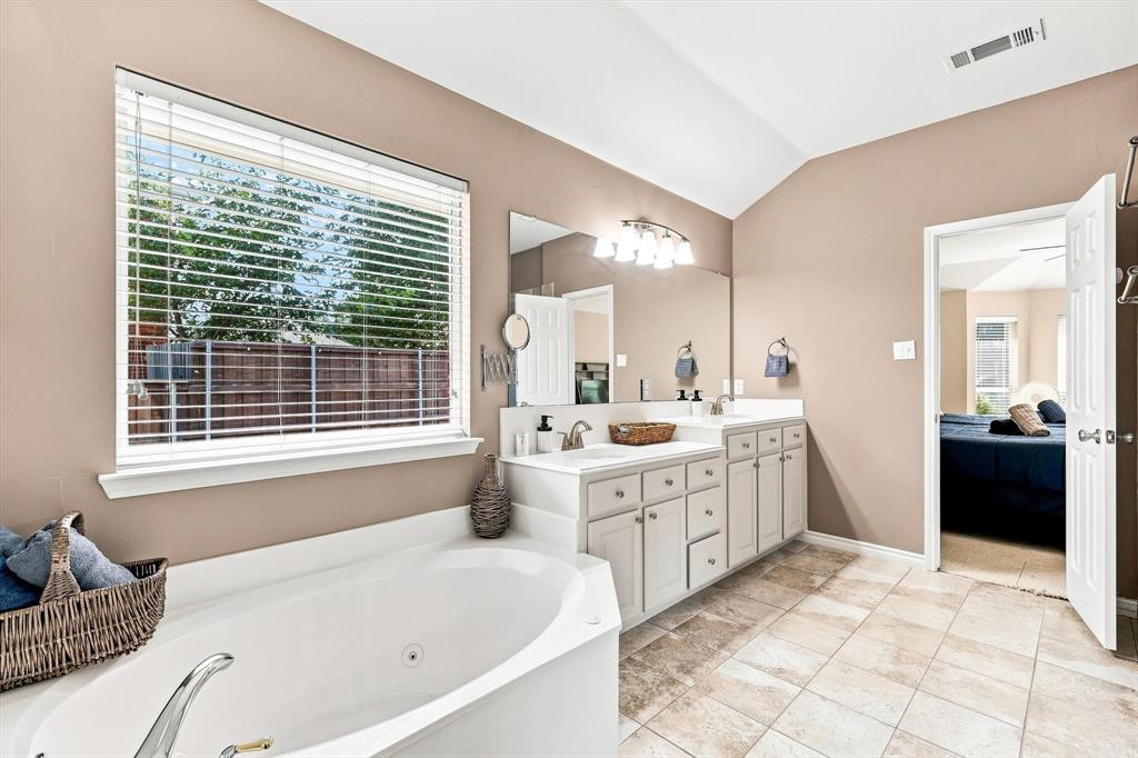 335 Linhurst Drive, Murphy, TX 75094