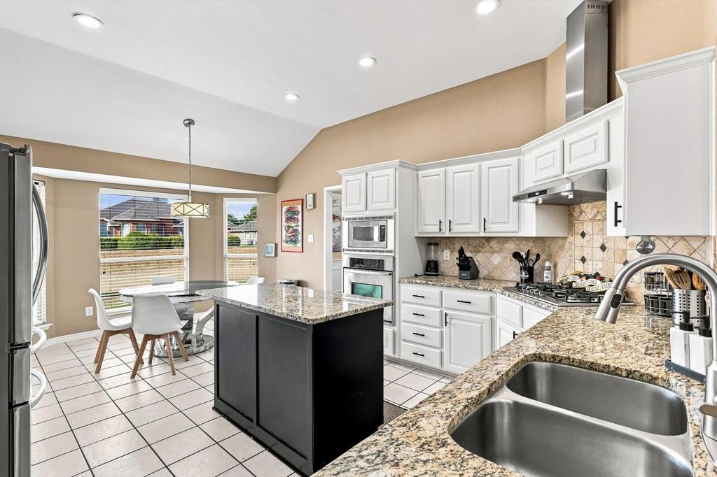 335 Linhurst Drive, Murphy, TX 75094