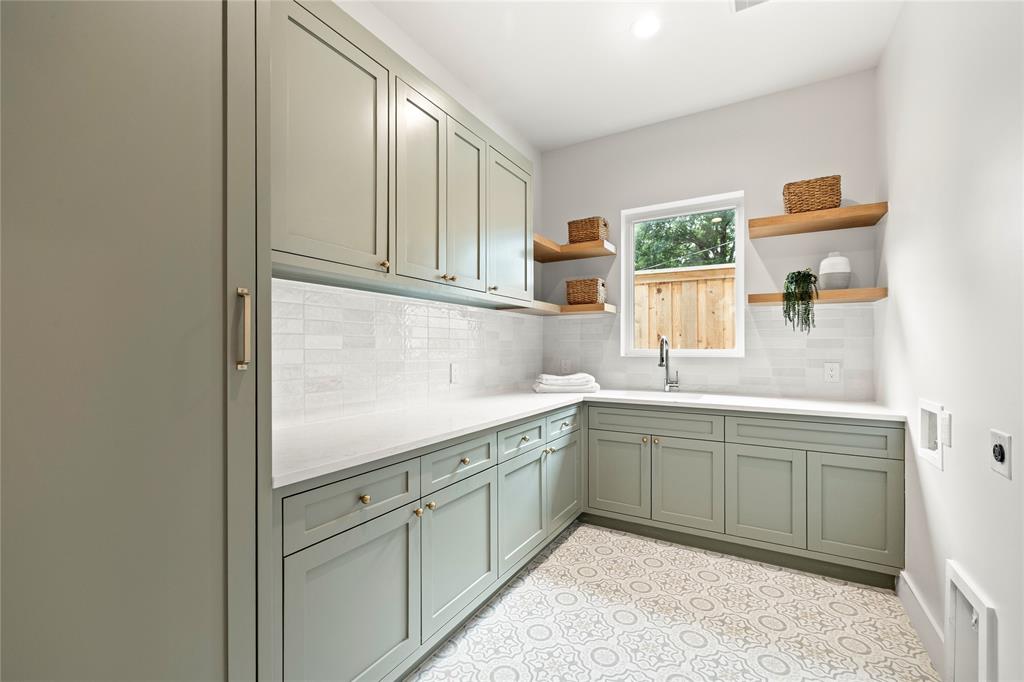 8730 Rexford Drive, Dallas, TX 75209