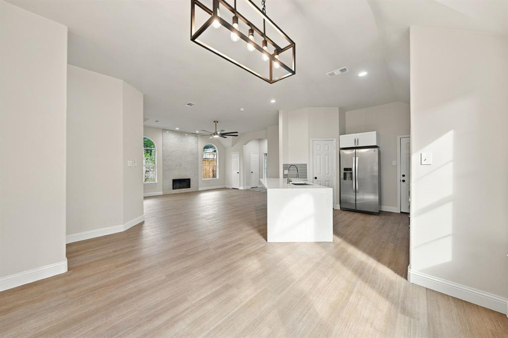 1005 W White Avenue, McKinney, TX 75069