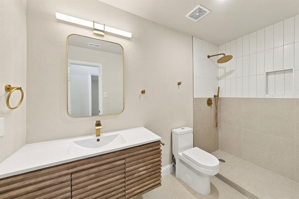 1005 W White Avenue, McKinney, TX 75069