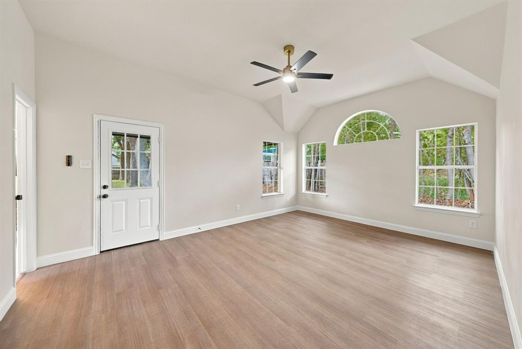 1005 W White Avenue, McKinney, TX 75069