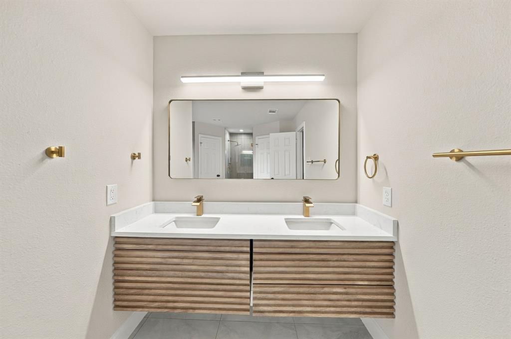 1005 W White Avenue, McKinney, TX 75069